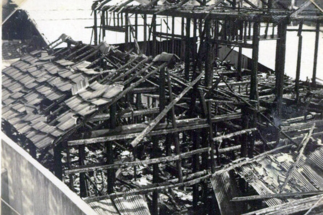 火事により全焼したが2ヵ月後、新社屋の建築を開始